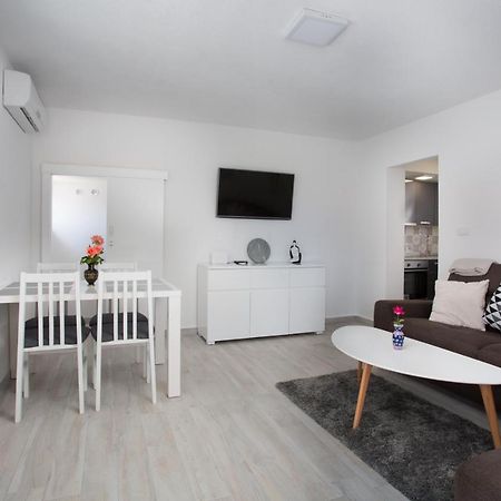 Serious Job Apartment Dubrovnik Eksteriør bilde